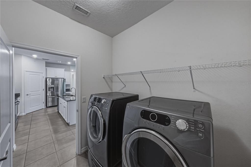 For Sale: $389,900 (2 beds, 2 baths, 1822 Square Feet)
