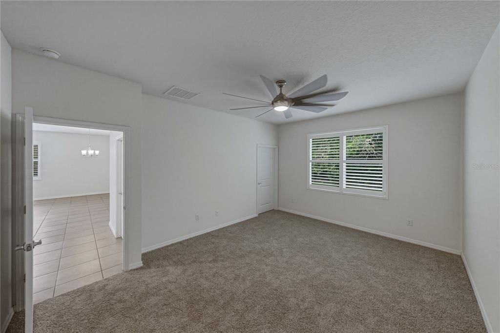 For Sale: $389,900 (2 beds, 2 baths, 1822 Square Feet)