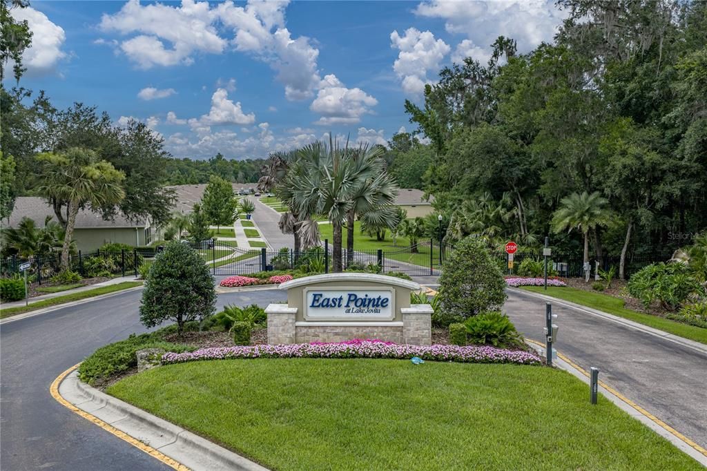 For Sale: $389,900 (2 beds, 2 baths, 1822 Square Feet)