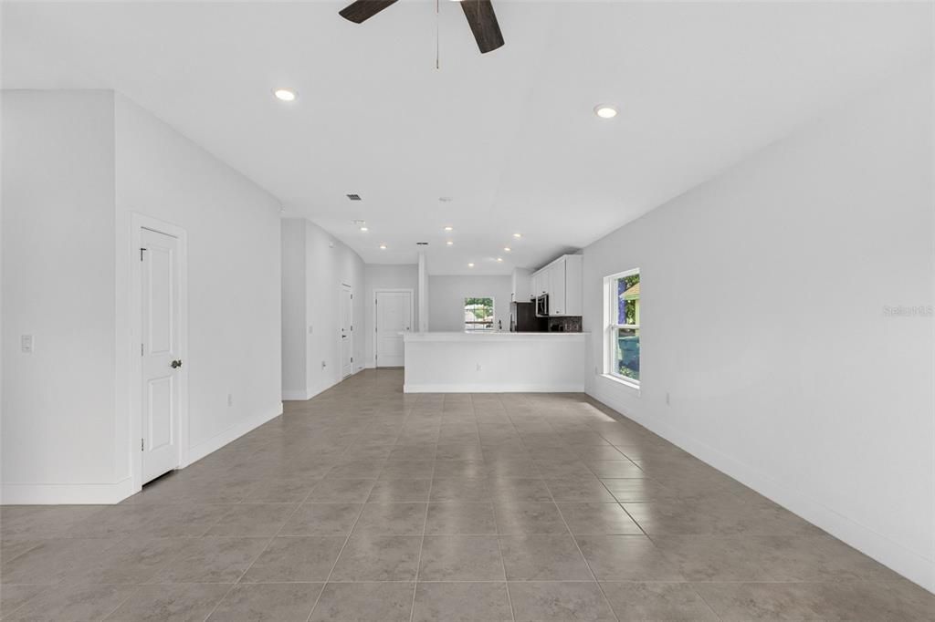For Sale: $274,900 (3 beds, 2 baths, 1511 Square Feet)