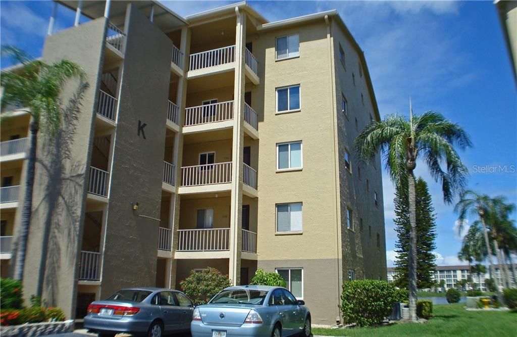 For Rent: $2,400 (2 beds, 2 baths, 1144 Square Feet)