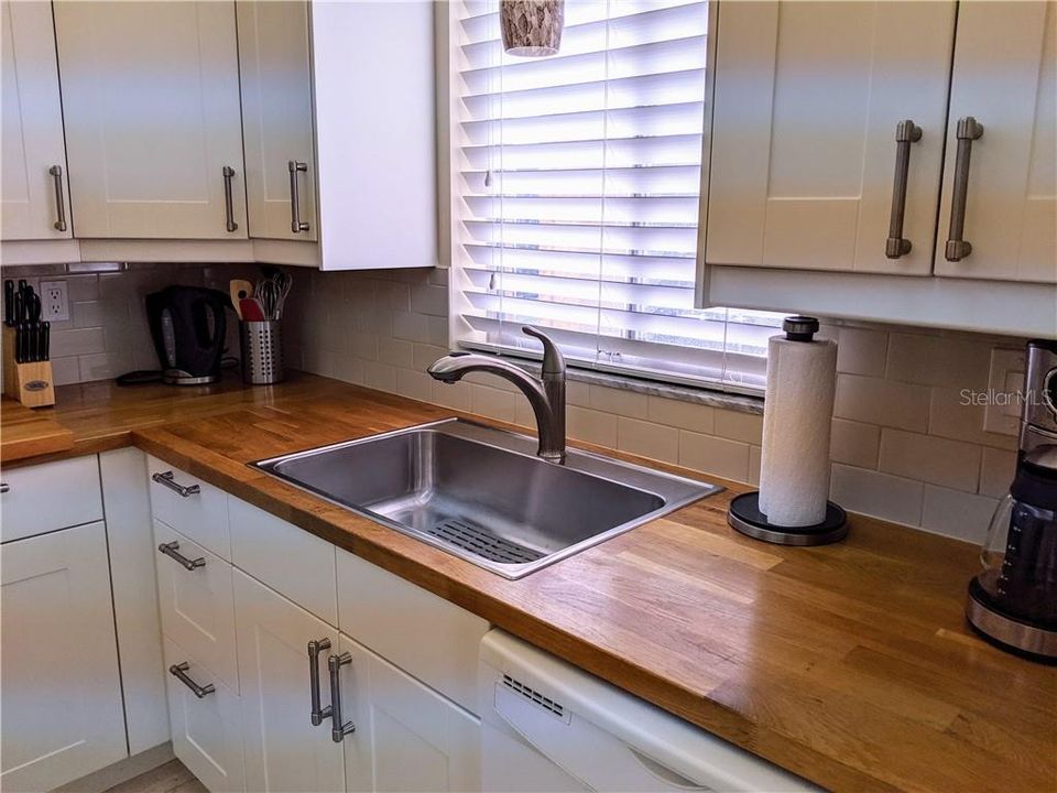For Rent: $2,400 (2 beds, 2 baths, 1144 Square Feet)