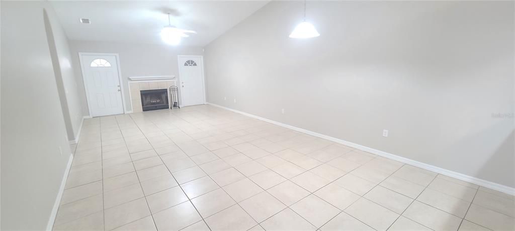 For Rent: $1,950 (3 beds, 2 baths, 1352 Square Feet)