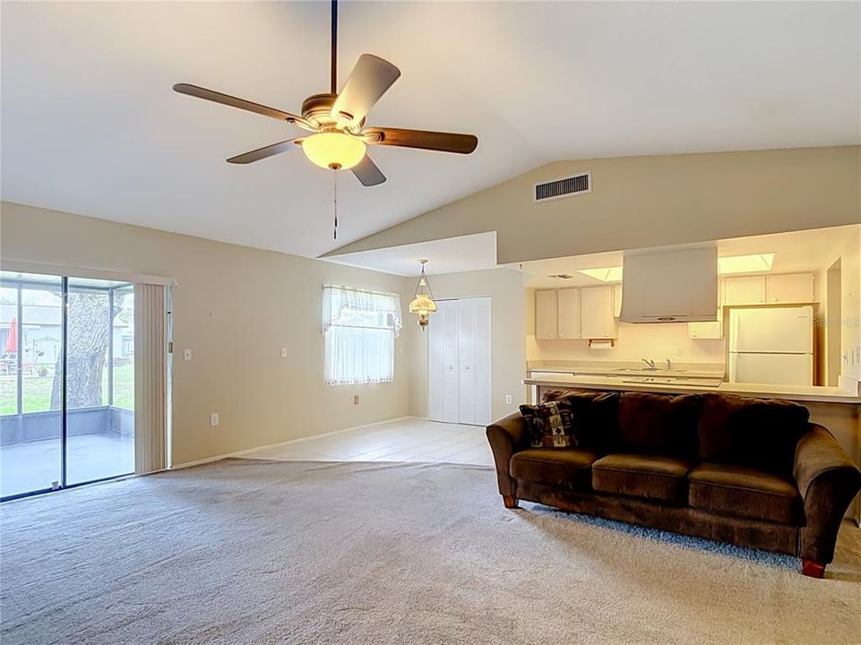 For Sale: $260,000 (3 beds, 2 baths, 1454 Square Feet)