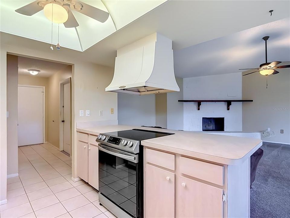 For Sale: $260,000 (3 beds, 2 baths, 1454 Square Feet)