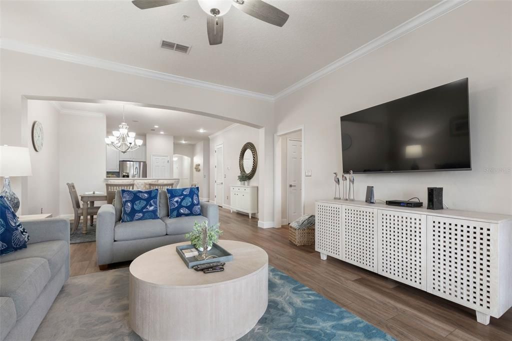 For Sale: $550,000 (3 beds, 2 baths, 1682 Square Feet)