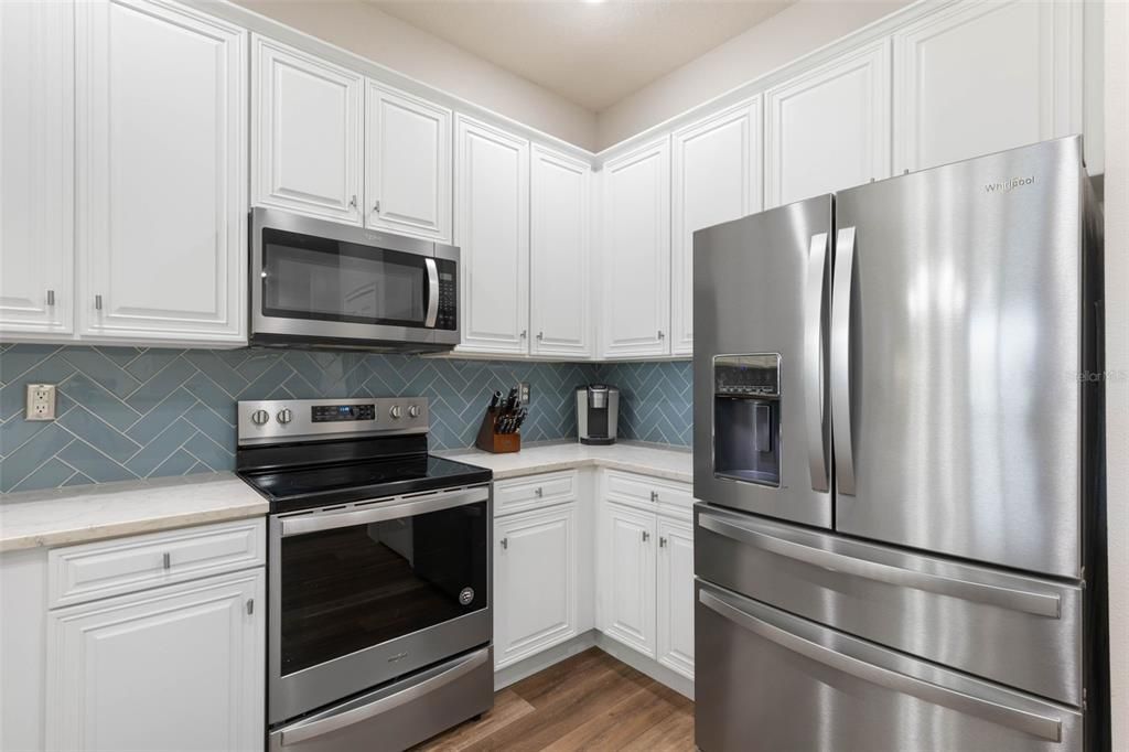 For Sale: $550,000 (3 beds, 2 baths, 1682 Square Feet)