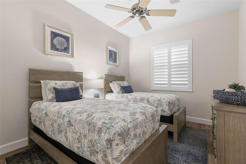 For Sale: $550,000 (3 beds, 2 baths, 1682 Square Feet)