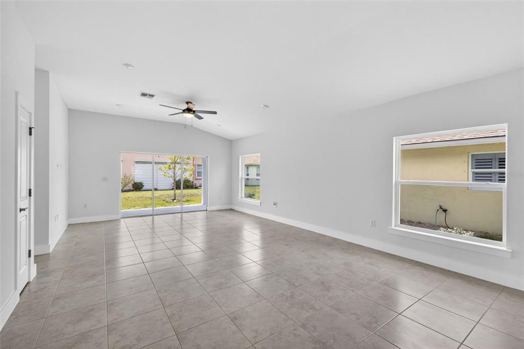 For Sale: $274,900 (3 beds, 2 baths, 1511 Square Feet)