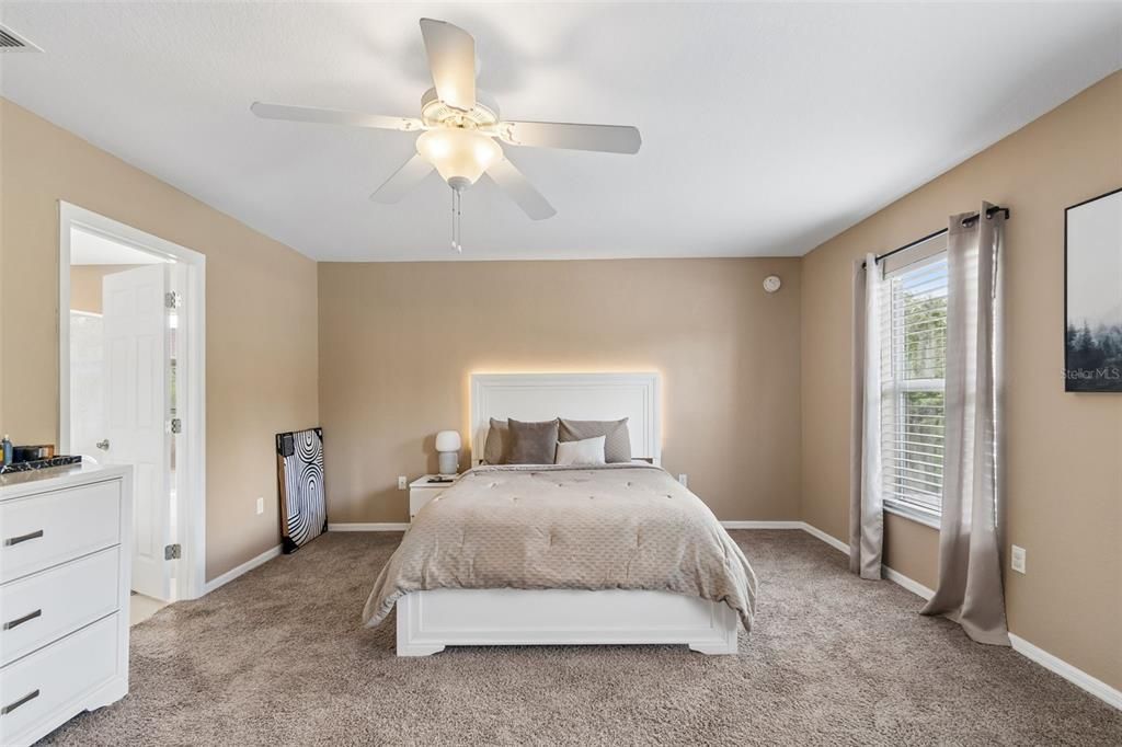 For Sale: $320,000 (4 beds, 2 baths, 2363 Square Feet)