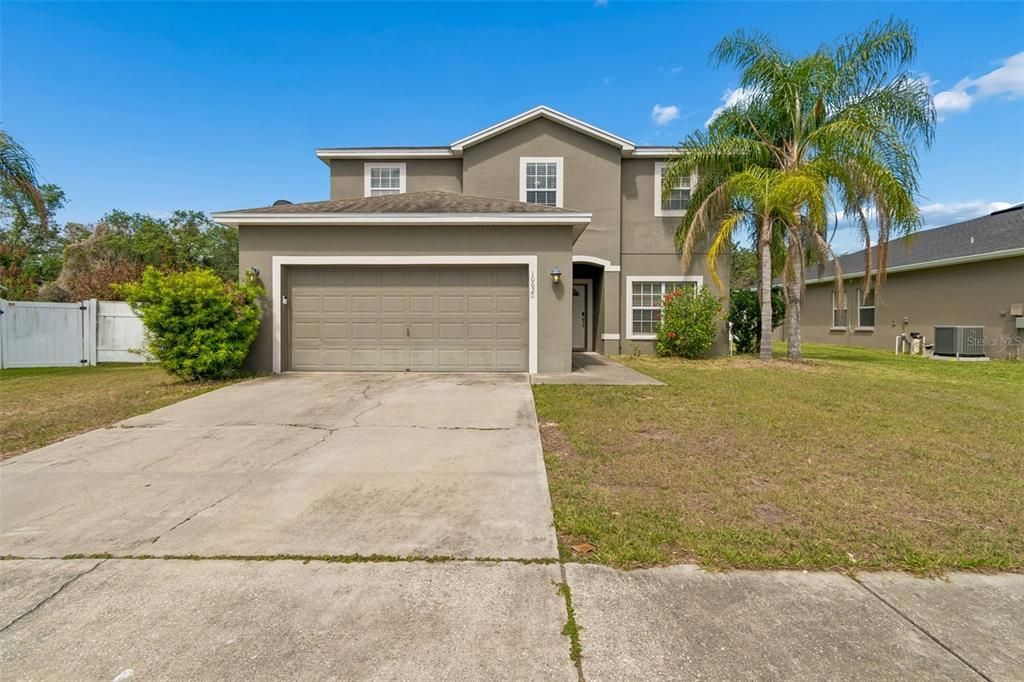 For Sale: $320,000 (4 beds, 2 baths, 2363 Square Feet)