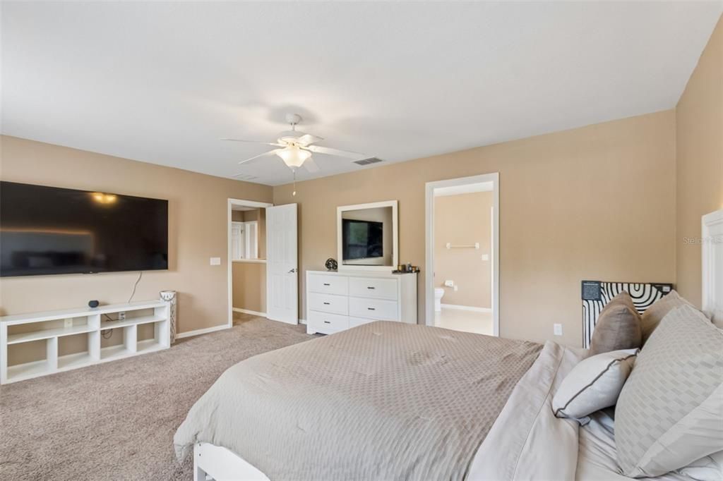 For Sale: $320,000 (4 beds, 2 baths, 2363 Square Feet)