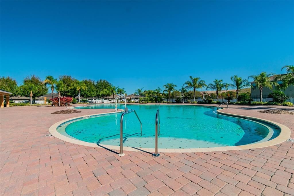 For Sale: $320,000 (4 beds, 2 baths, 2363 Square Feet)