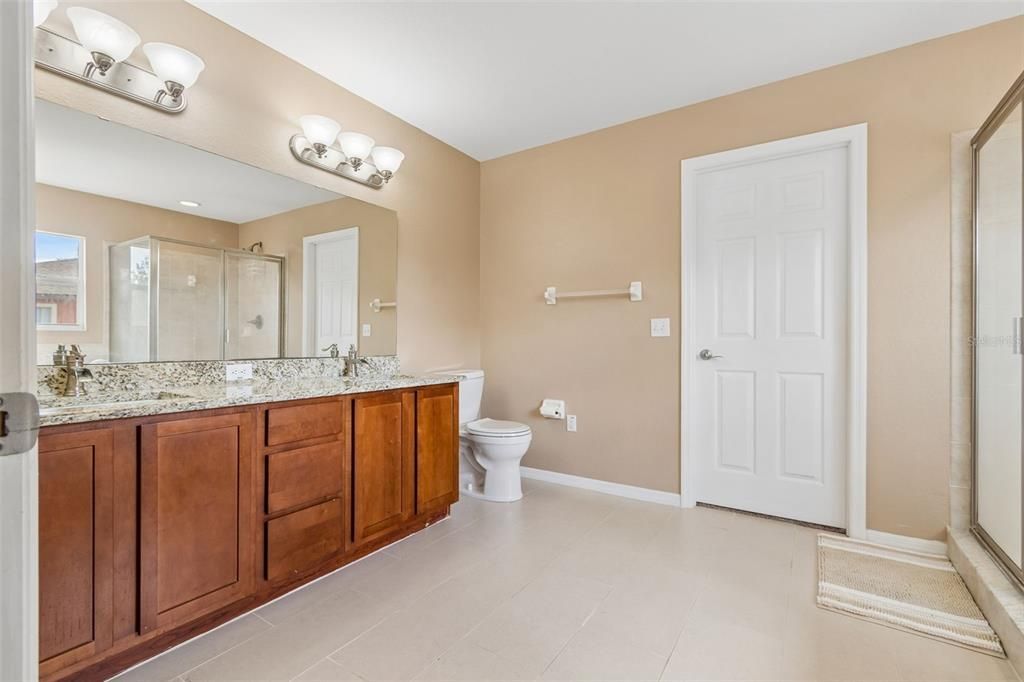 For Sale: $320,000 (4 beds, 2 baths, 2363 Square Feet)