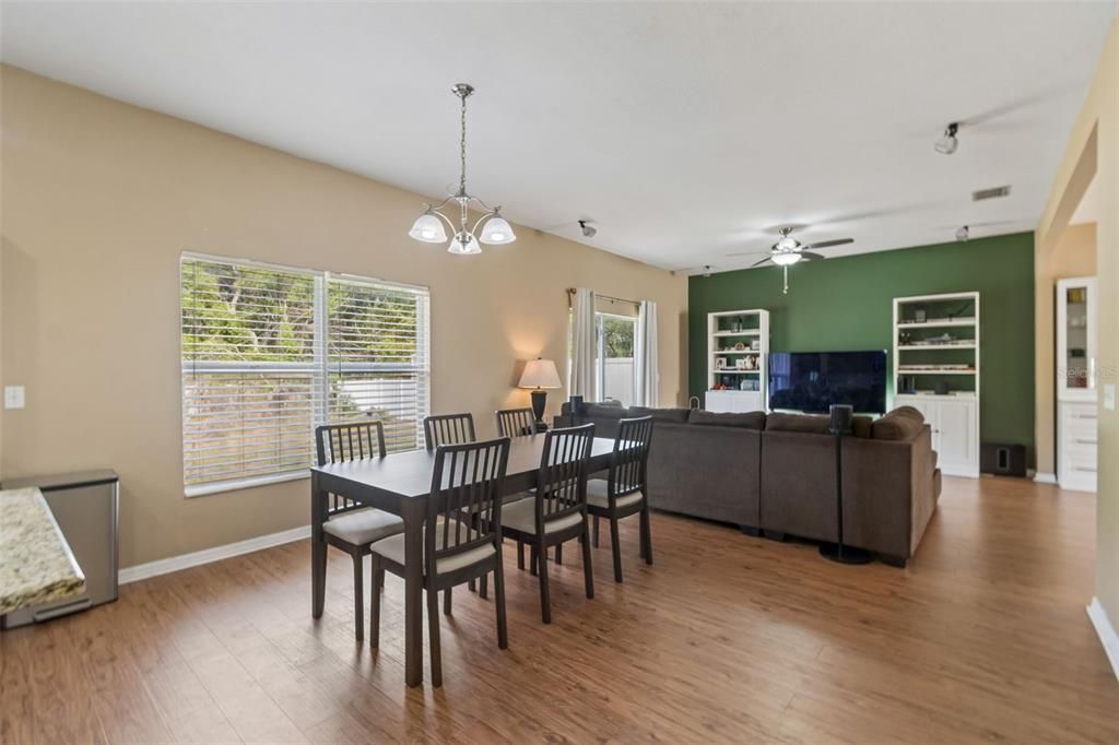 For Sale: $320,000 (4 beds, 2 baths, 2363 Square Feet)