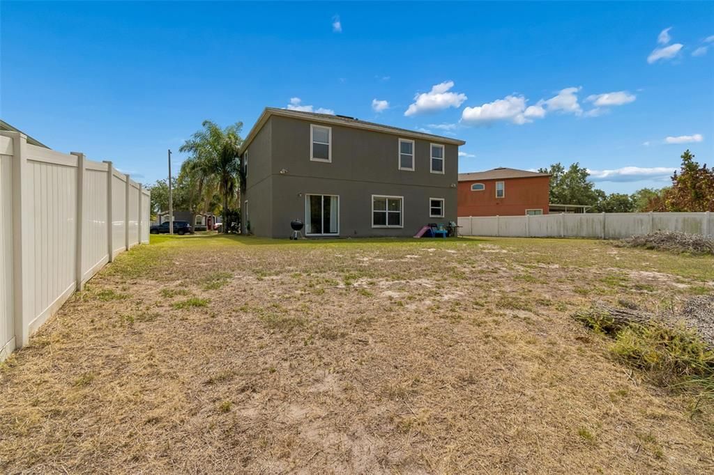 For Sale: $320,000 (4 beds, 2 baths, 2363 Square Feet)