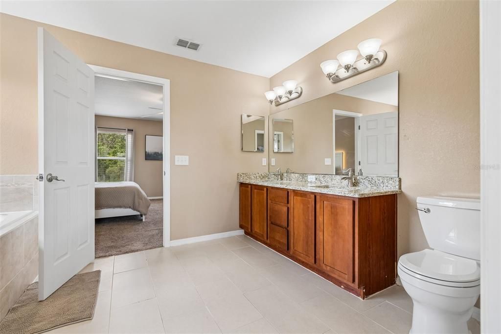 For Sale: $320,000 (4 beds, 2 baths, 2363 Square Feet)