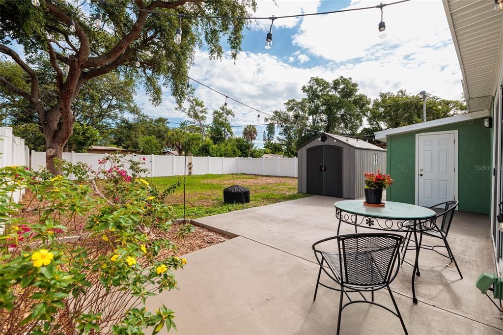 For Sale: $299,000 (2 beds, 1 baths, 818 Square Feet)