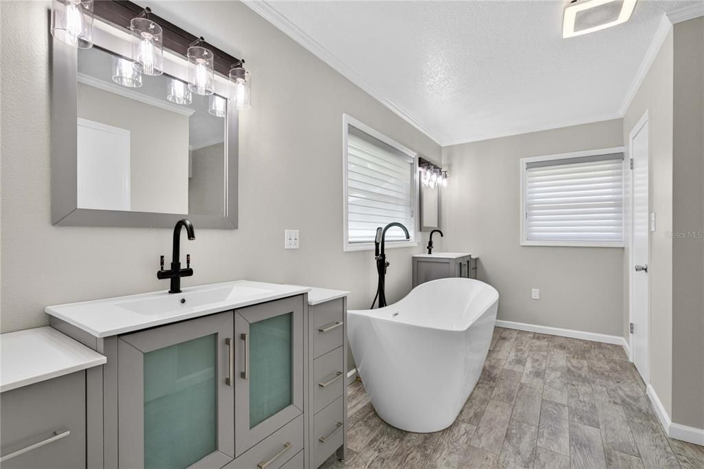For Sale: $444,000 (3 beds, 2 baths, 1672 Square Feet)