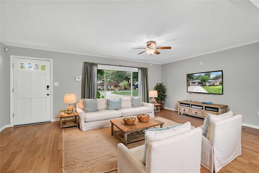 For Sale: $444,000 (3 beds, 2 baths, 1672 Square Feet)
