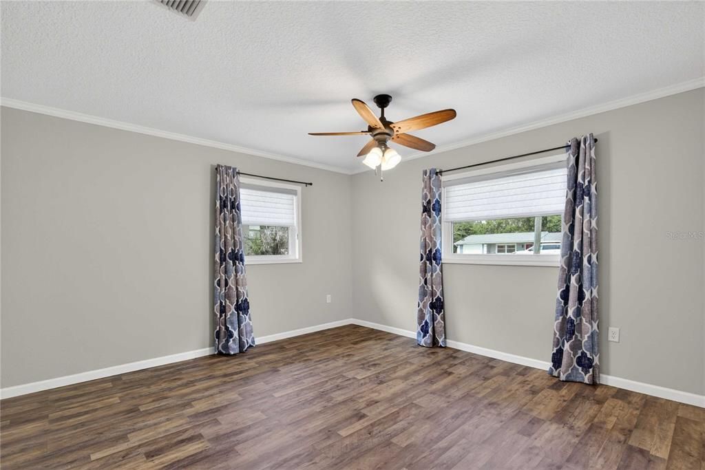 For Sale: $444,000 (3 beds, 2 baths, 1672 Square Feet)