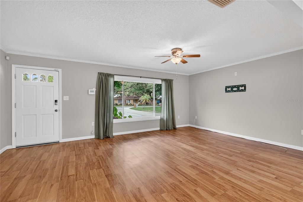 For Sale: $444,000 (3 beds, 2 baths, 1672 Square Feet)