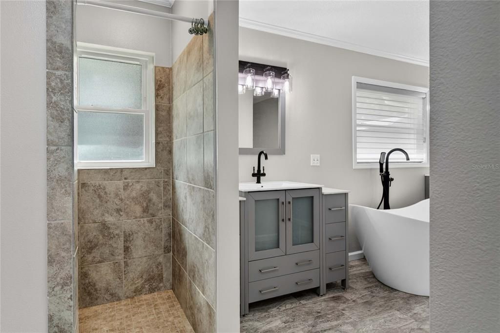 For Sale: $444,000 (3 beds, 2 baths, 1672 Square Feet)