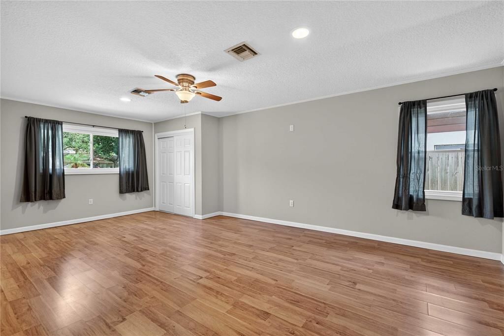 For Sale: $444,000 (3 beds, 2 baths, 1672 Square Feet)