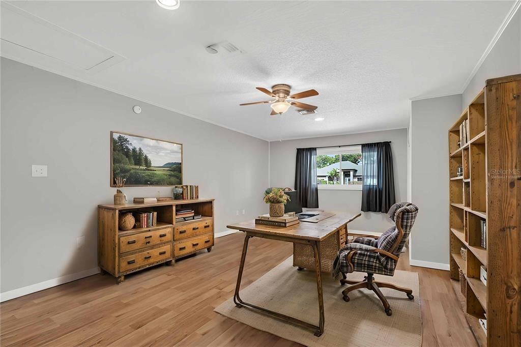 For Sale: $444,000 (3 beds, 2 baths, 1672 Square Feet)