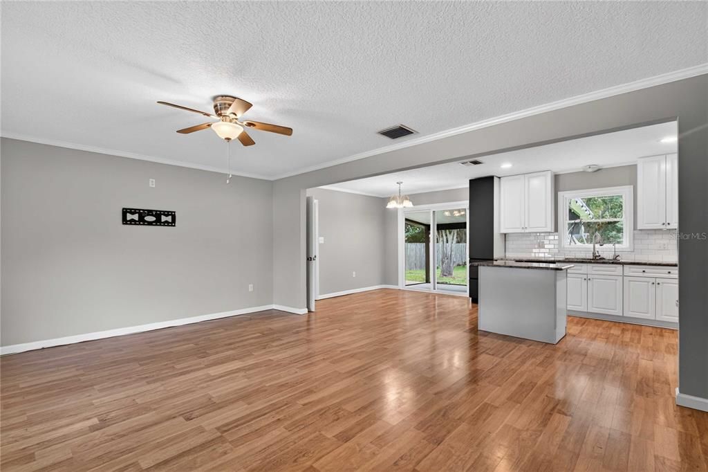 For Sale: $444,000 (3 beds, 2 baths, 1672 Square Feet)