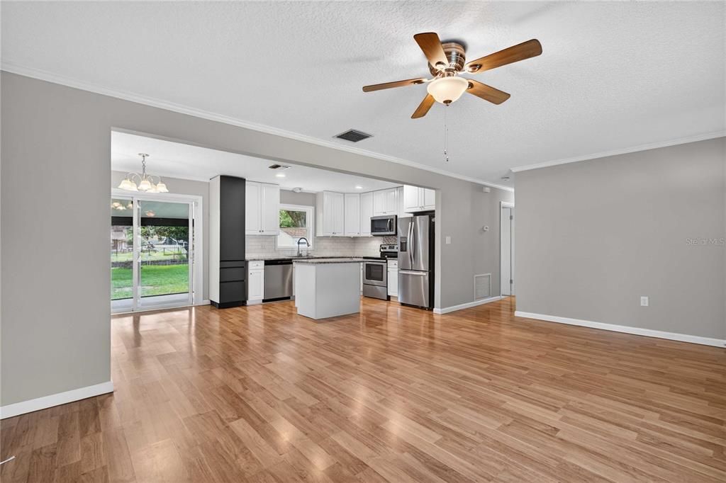 For Sale: $444,000 (3 beds, 2 baths, 1672 Square Feet)