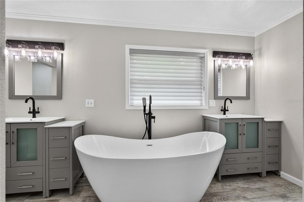For Sale: $444,000 (3 beds, 2 baths, 1672 Square Feet)