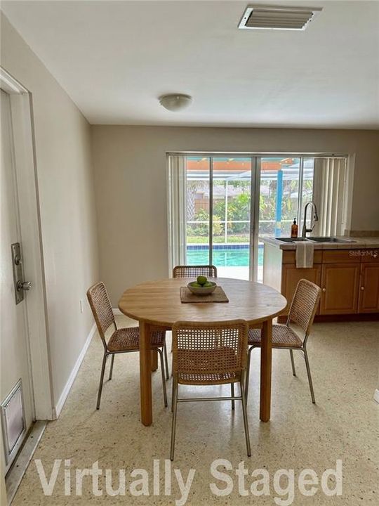 For Sale: $234,567 (2 beds, 1 baths, 777 Square Feet)