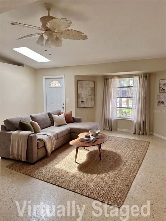For Sale: $234,567 (2 beds, 1 baths, 777 Square Feet)
