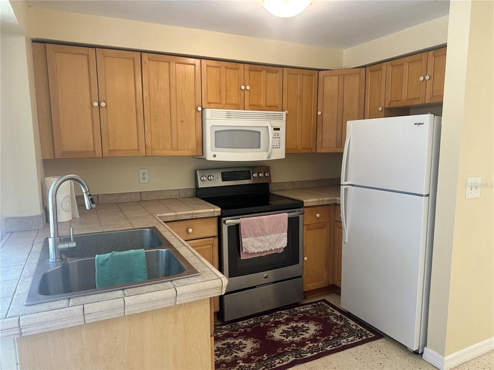 For Sale: $234,567 (2 beds, 1 baths, 777 Square Feet)