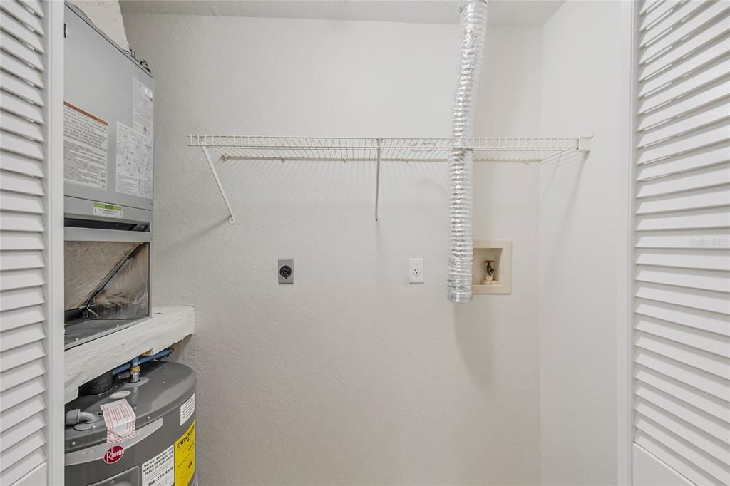 En Venta: $198,000 (2 camas, 2 baños, 1051 Pies cuadrados)