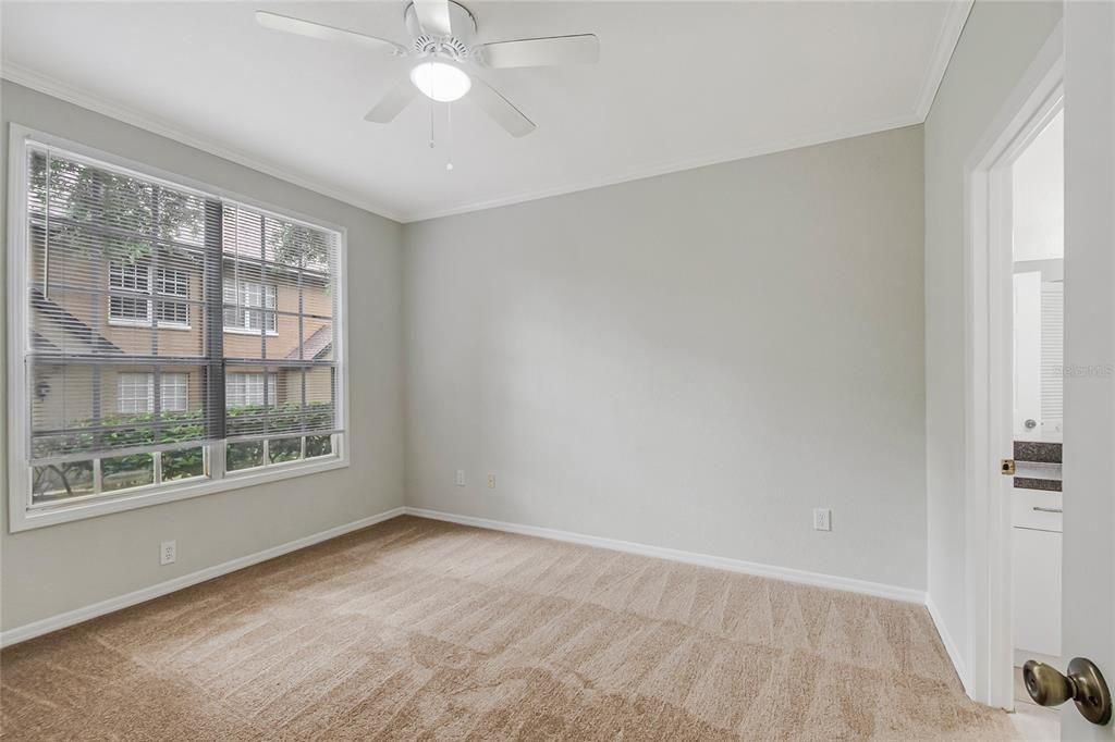 En Venta: $198,000 (2 camas, 2 baños, 1051 Pies cuadrados)