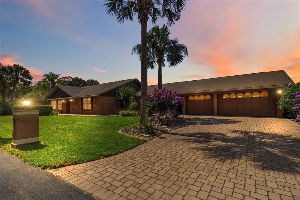 For Sale: $749,000 (4 beds, 3 baths, 2804 Square Feet)