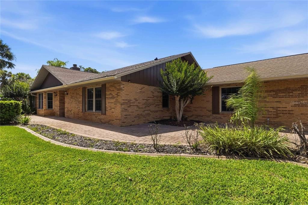 For Sale: $749,000 (4 beds, 3 baths, 2804 Square Feet)