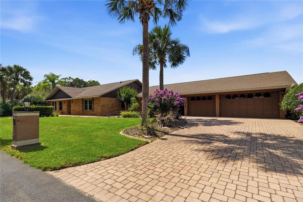 For Sale: $749,000 (4 beds, 3 baths, 2804 Square Feet)