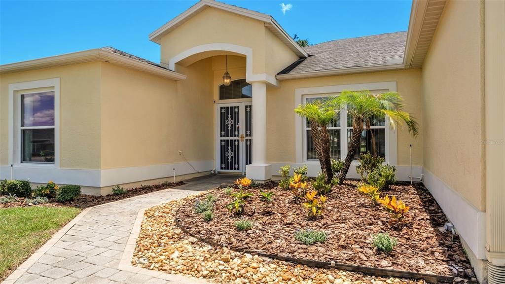 For Sale: $375,000 (3 beds, 2 baths, 1857 Square Feet)
