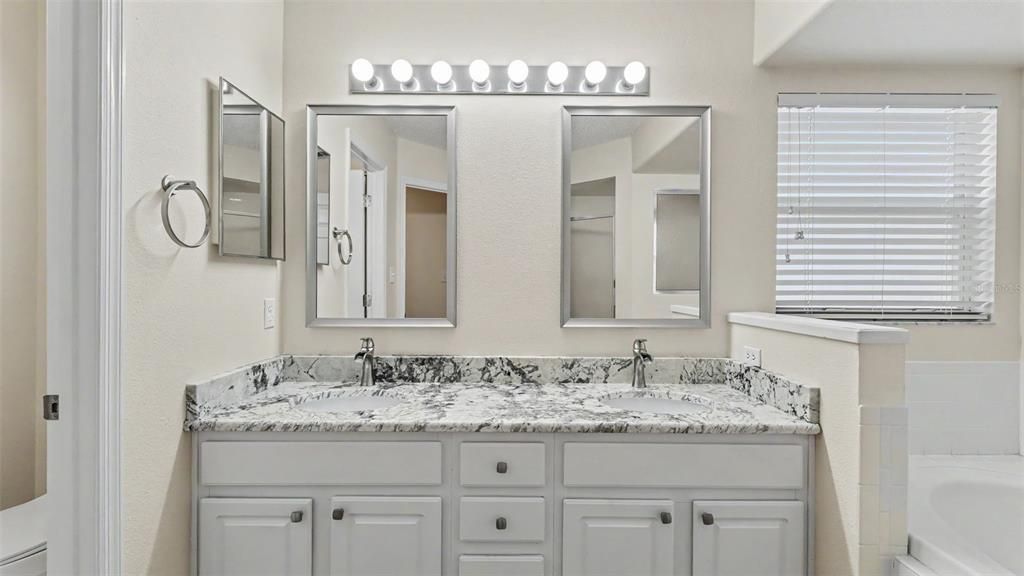 For Sale: $375,000 (3 beds, 2 baths, 1857 Square Feet)
