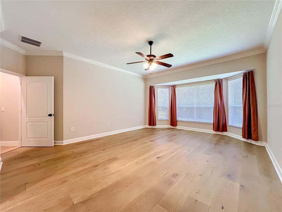 For Sale: $799,000 (5 beds, 3 baths, 3313 Square Feet)