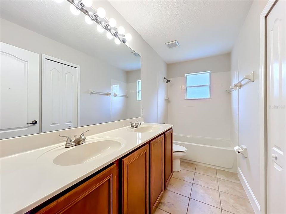 For Sale: $799,000 (5 beds, 3 baths, 3313 Square Feet)