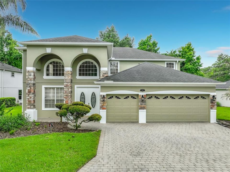 For Sale: $799,000 (5 beds, 3 baths, 3313 Square Feet)