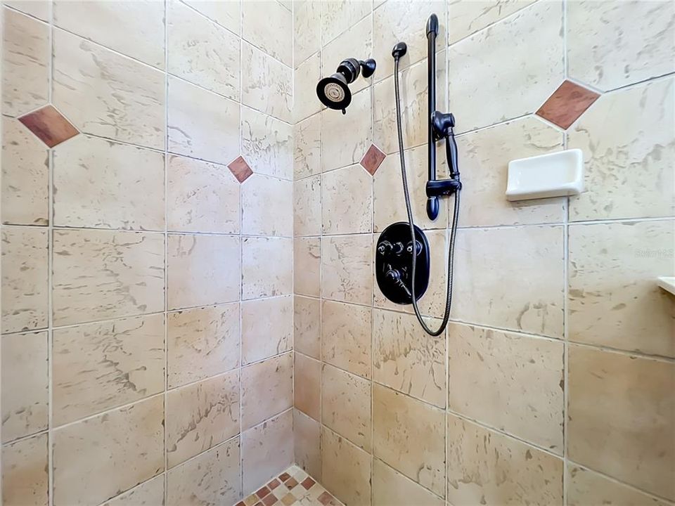 For Sale: $799,000 (5 beds, 3 baths, 3313 Square Feet)