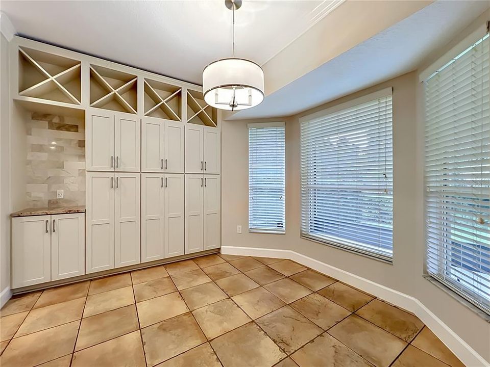 For Sale: $799,000 (5 beds, 3 baths, 3313 Square Feet)