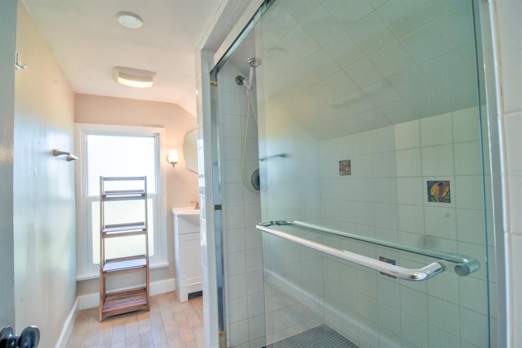 В аренду: $3,600 (3 спален, 2 ванн, 1678 Квадратных фут)