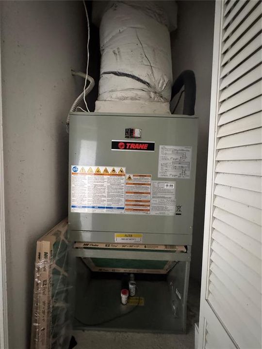 For Sale: $198,000 (2 beds, 2 baths, 1138 Square Feet)