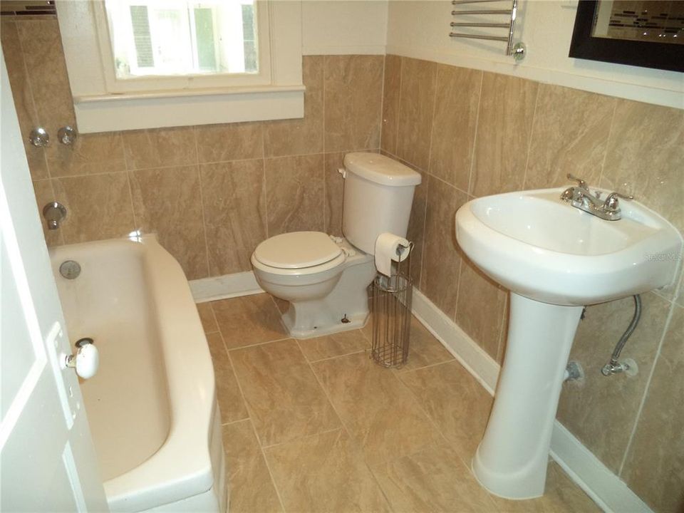 For Rent: $1,435 (1 beds, 1 baths, 400 Square Feet)